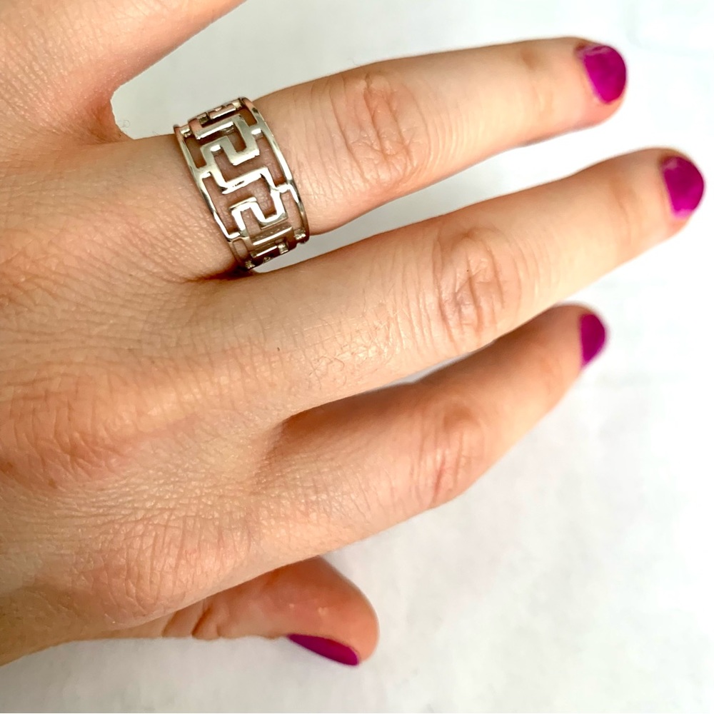 Delicate Sterling Silver .925 Greek Key ring, Sz. 5